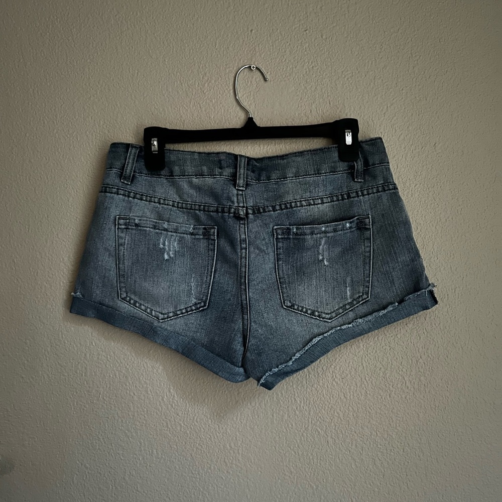 Distressed Denim shorts - Picture 4 of 4